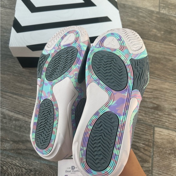 Brand New Jordan Tatum 2 Easter Big Kids Sneakers - Picture 11 of 16